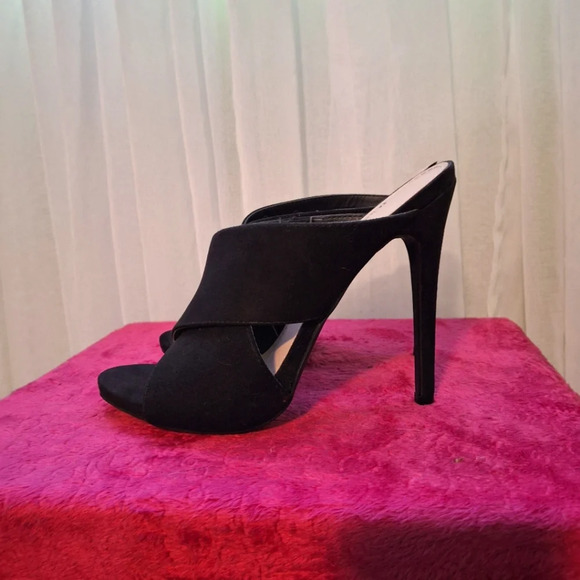 Stiletto sandal,  size 7.5 us, NWOT, never worn. - Picture 3 of 4